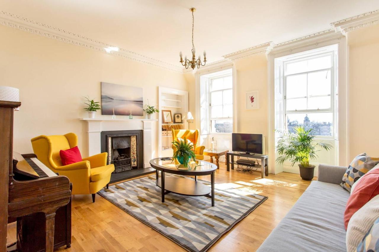 Altido Retro Castle Retreat 2Bed Apartment Edinburgh Exterior photo